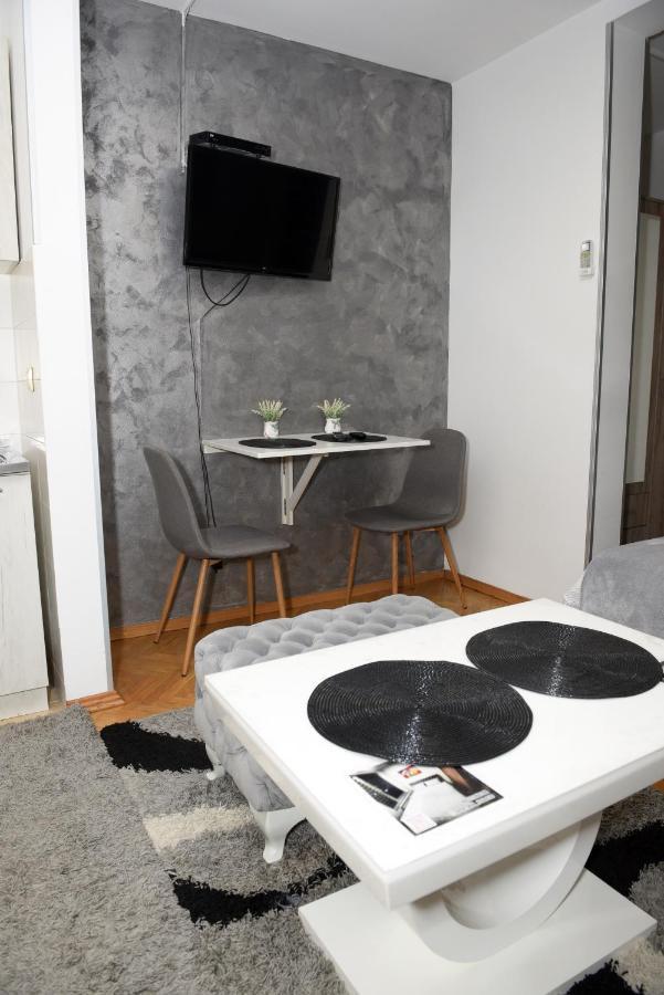 Dado Apartman Lägenhet Kraljevo Exteriör bild