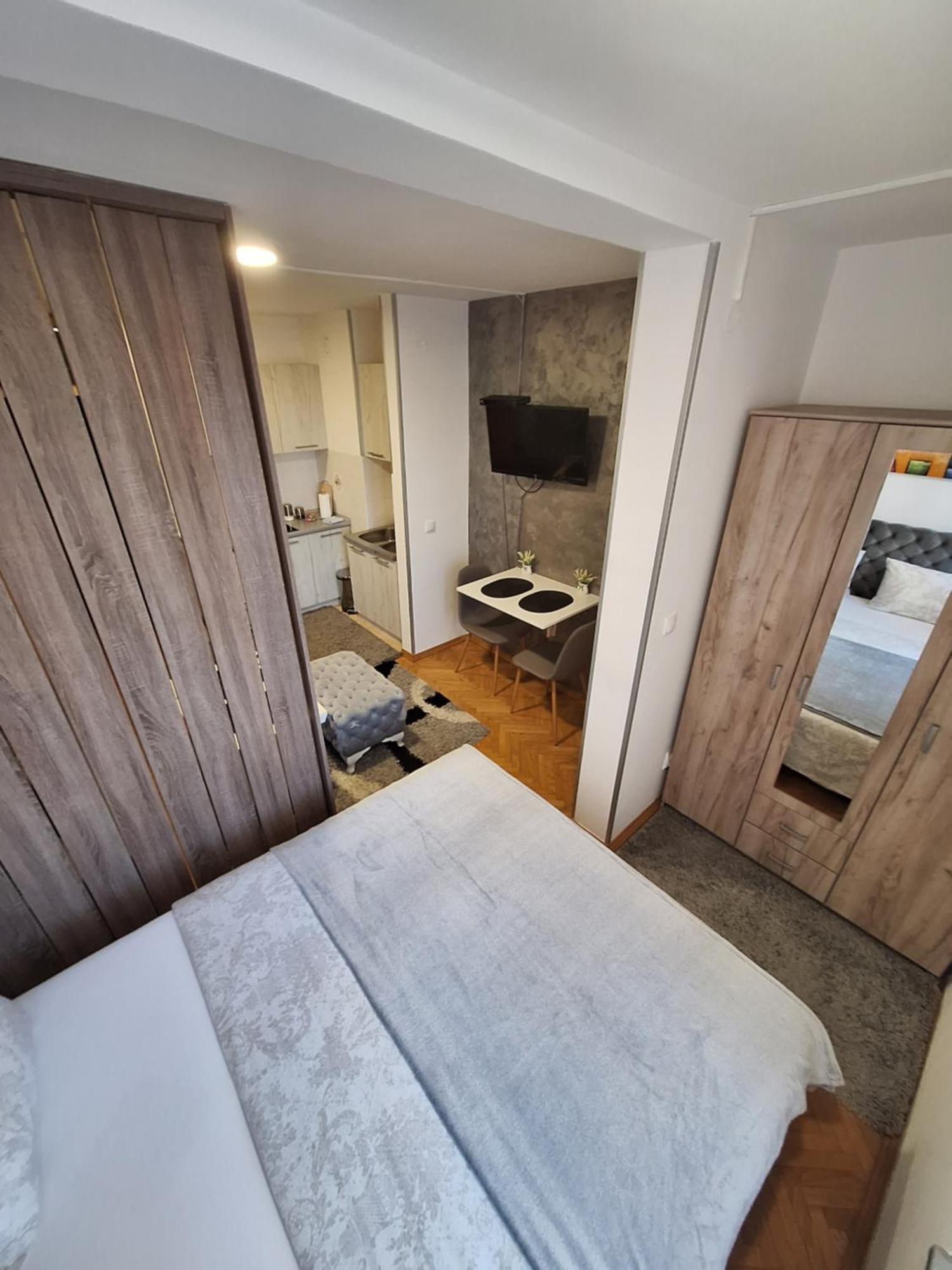 Dado Apartman Lägenhet Kraljevo Exteriör bild